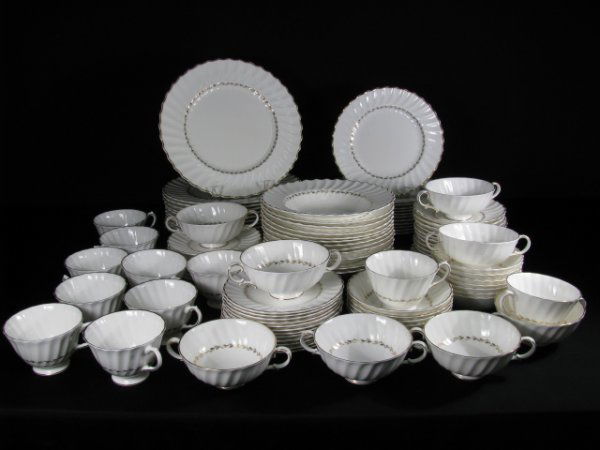 ROYAL DOULTON CHINA DINNERWARE ADRIAN 88 pieces: Royal Doulton china dinnerware service in the Adrian pattern (H 4816) consisting of: 12 plates at 10 1/2", 12 plates at 8 1/2", 12 plates at 6 1/4", 8 saucers at 6", 12 saucers (green mark) at 6", 7 b