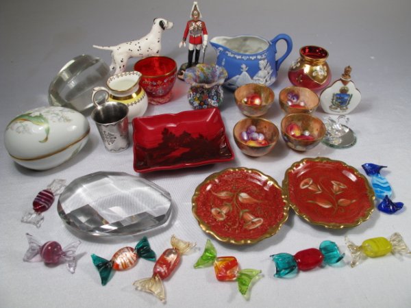 GROUP ART GLASS ROYAL WORCESTER ROSENTHAL BESWICK : Grouping of assorted salts, plates, figures, etc. Included Murano art glass small vase and candy pieces, Swarovski crystal swan figure, crystal prism, 4 Royal Worcester salts, Beswick dalmatian dog, 2