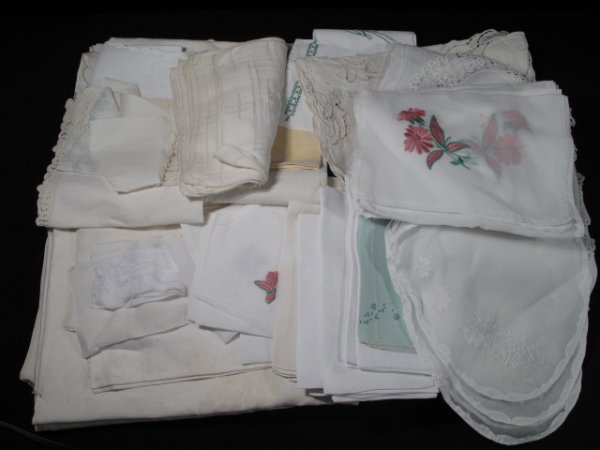 GROUP LOT VINTAGE ESTATE LINENS: Large lot of vintage estate linens to include, tablecloths, napkins, doilies, scarf's, runners, etc. All in good, clean and pressed condition. Shipping weight is 7 lbs 1 oz.