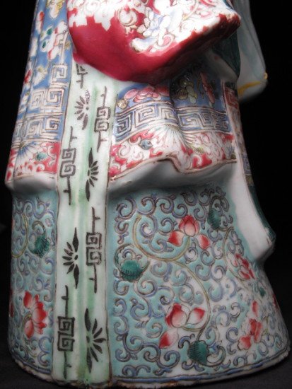 CHINESE EXPORT CERAMIC FIGURES WOMEN RUYI PEACHES - 4