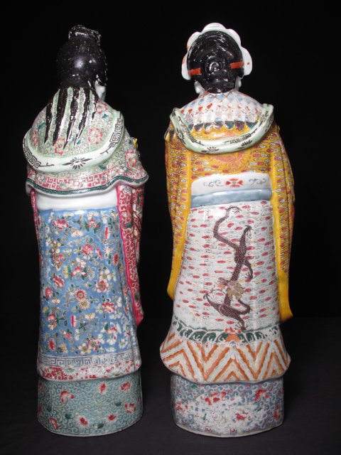 CHINESE EXPORT CERAMIC FIGURES WOMEN RUYI PEACHES - 6