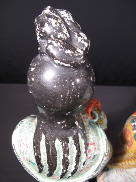 CHINESE EXPORT CERAMIC FIGURES WOMEN RUYI PEACHES - 7