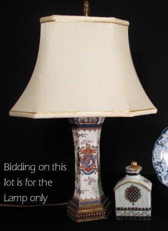 ANTIQUE SAMSON ARMORIAL TABLE LAMP LION UNICORN: Antique table lamp, probably by Samson of France, in the Chinese export style with a British style coat-of-arms with a lion and unicorn rampant. Lamp is 21" tall to top of finial. Weight: 4.5 lbs. Con