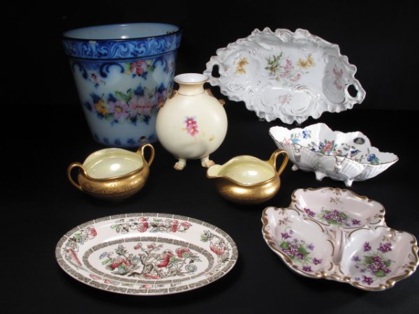 EIGHT PIECES EUROPEAN CERAMICS ENGLAND PORTUGAL: Eight pieces of European ceramics including Aynsley, Royal Rudolstadt, and Portuguese flo blue. Largest piece is a flower pot which is 8 1/2" by 9" wide at the widest point. Smallest piece is a Johnso