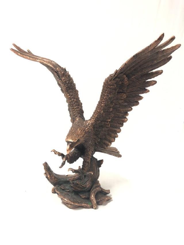 LARGE COPPER FINISH SCULPTURE OF AN EAGLE 23" (1 of 12)