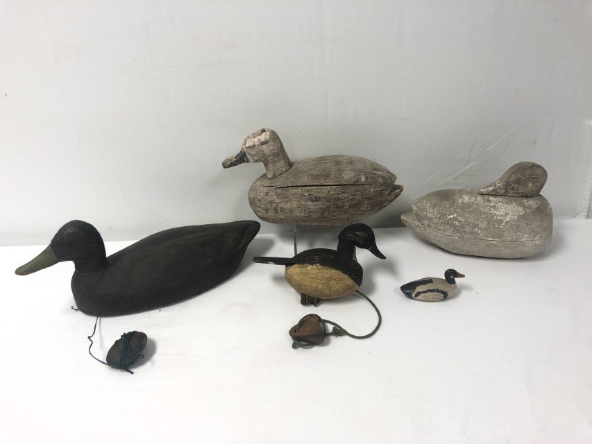 FIVE ASSORTED ANTIQUE WOODEN DUCK DECOYS (1 of 20)