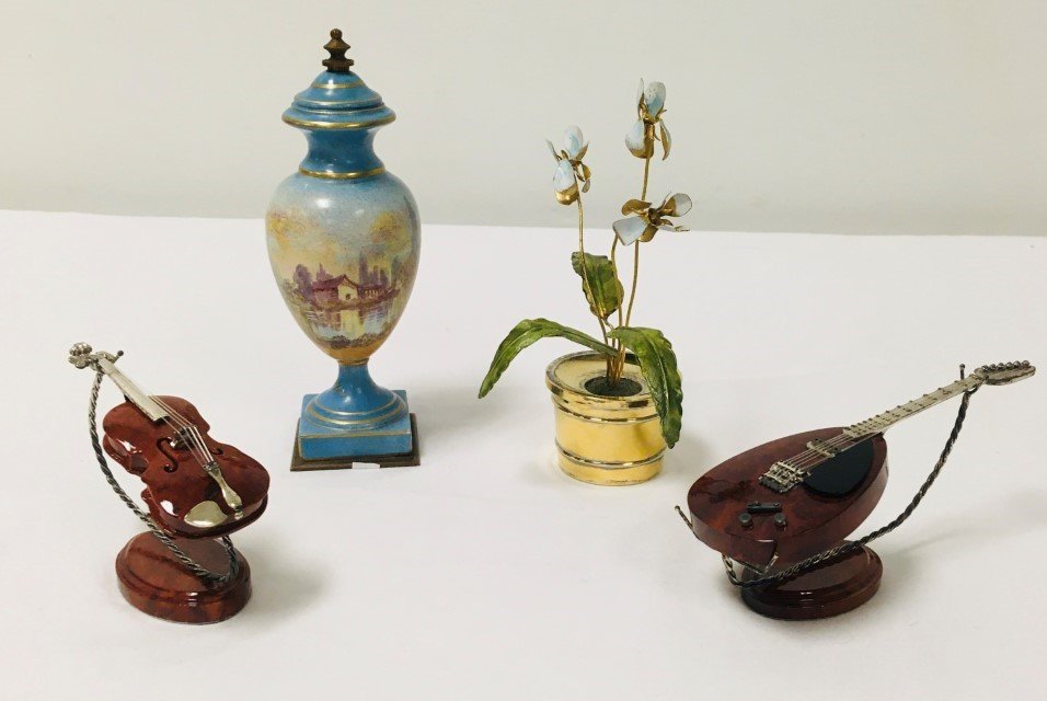 ESTATE LOT: GORHAM STERLING BOUQUET, CABINET URN (1 of 20)