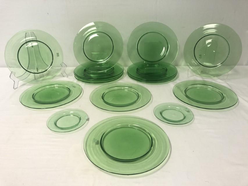 STEUBEN "POMONA" GREEN ART GLASS 11" PLATES 16 PCS (1 of 7)
