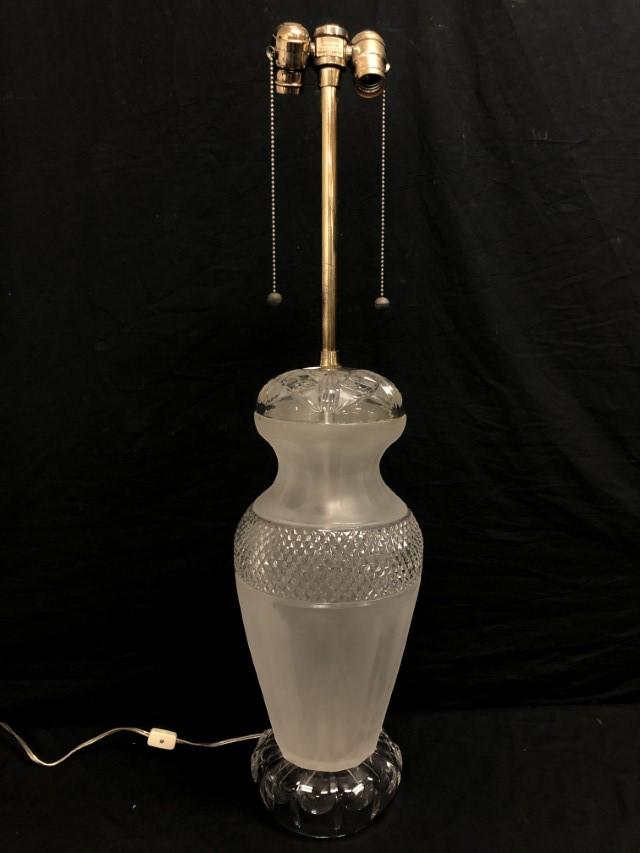 VINTAGE MARBRO FROSTED CRYSTAL TABLE LAMP (1 of 8)