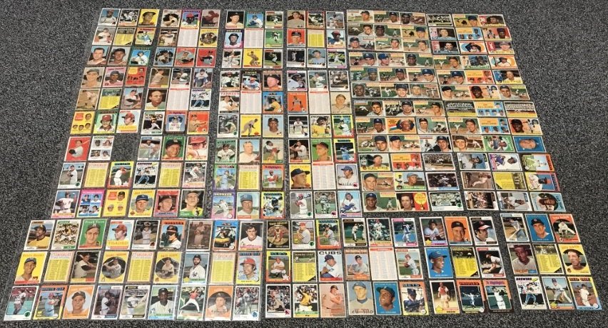 242 VINTAGE BASEBALL TRADING CARDS 1950s 1960s etc: Huge lot of 242 vintage Baseball MLB trading cards. Includes 1950s, 1960s, 1970s, etc. All held in sleeves in the binder shown. Includes Mickey Mantle, Jackie Robinson, Yogi Berra, Pete Rose, Steve Ca