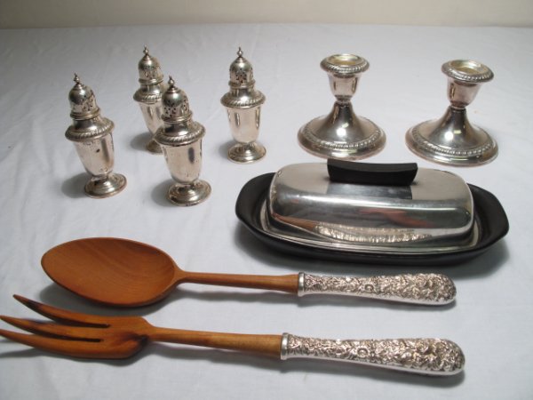 QUANTITY OF STERLING SILVER ITEMS CRUETS BUTTER