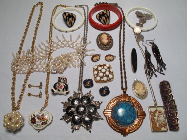 TWENTY PIECES VINTAGE & OTHER COSTUME JEWELRY