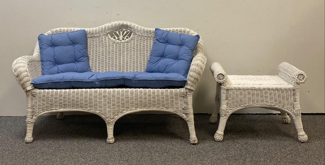 VINTAGE WHITE WICKER SETTEE & FOOTSTOOL (1 of 19)