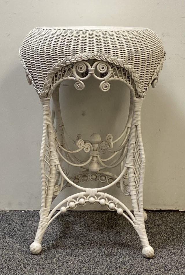 ANTIQUE VICTORIAN WHITE WICKER ROUND SIDE TABLE (1 of 12)