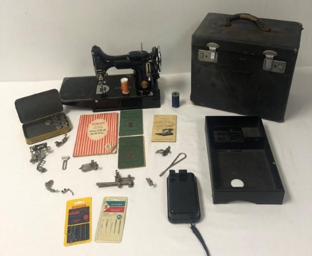 VINTAGE SINGER 3-110 FEATHERWEIGHT SEWING MACHINE (1 of 19)