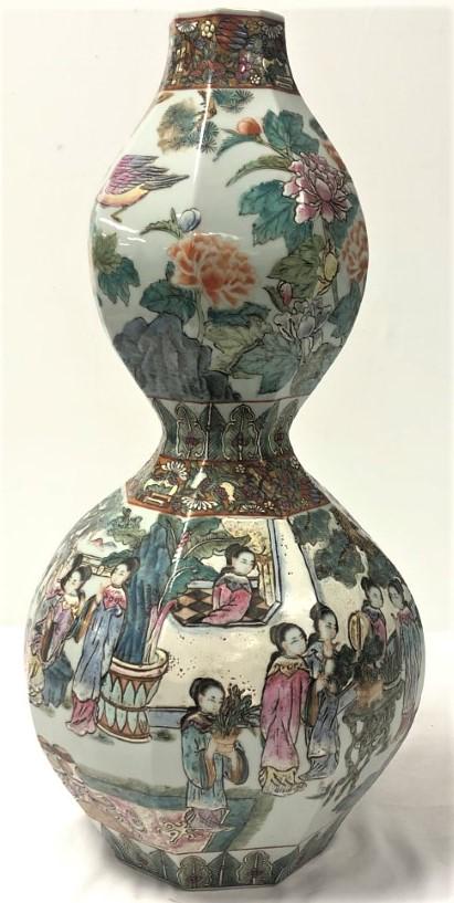 LARGE CHINESE FAMILLE ROSE DOUBLE GOURD STYLE VASE (1 of 12)