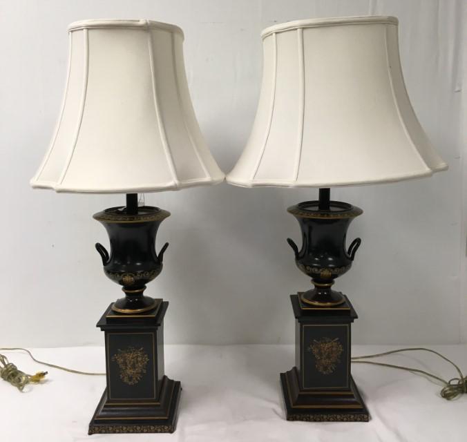 PAIR VINTAGE URN STYLE BLACK TOLEWARE TABLE LAMPS (1 of 17)