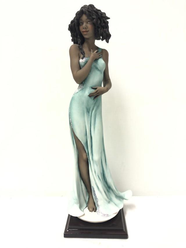 GIUSEPPE ARMANI SCULPTURE: DARK BEAUTY #1831C: Giuseppe Armani 17.75" tall sculpture, titled "Dark Beauty", model #1831C. Condition: good, no damages, see images. Weight: 4.9 lbs.