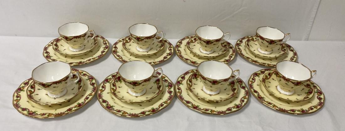 ROYAL ALBERT "YELLOW ROSEBUD" PORCELAIN DINNERWARE (1 of 17)