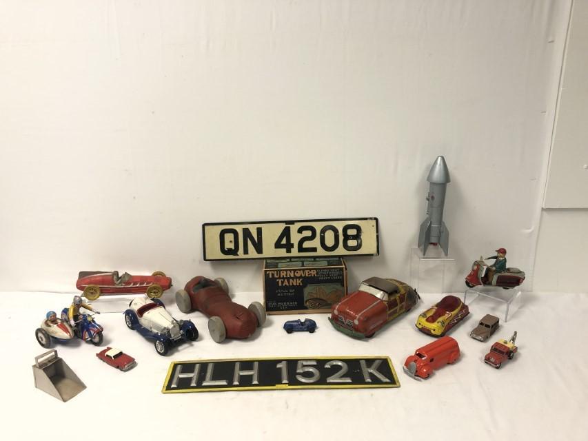 COLLECTION OF VINTAGE TOY CARS, LIC. PLATES, ETC. (1 of 20)