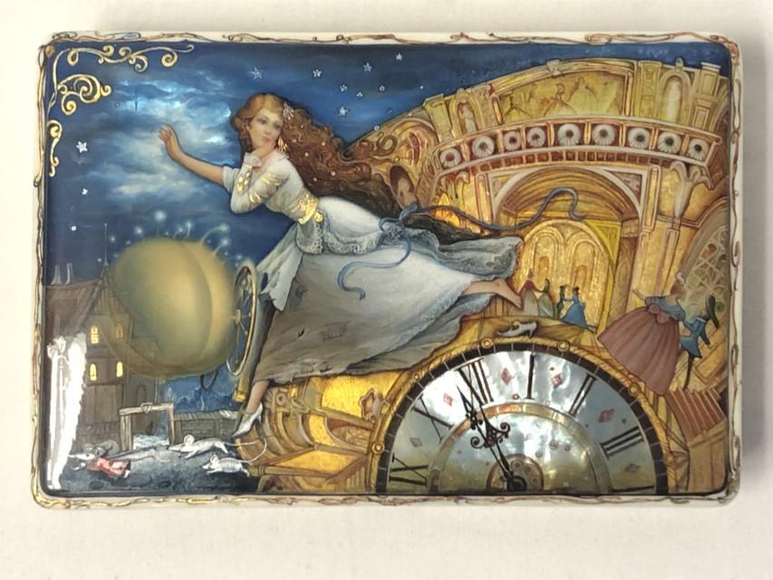 VINTAGE RUSSIAN FEDOSKINO LACQUER BOX BY PYATAKOVA (1 of 11)