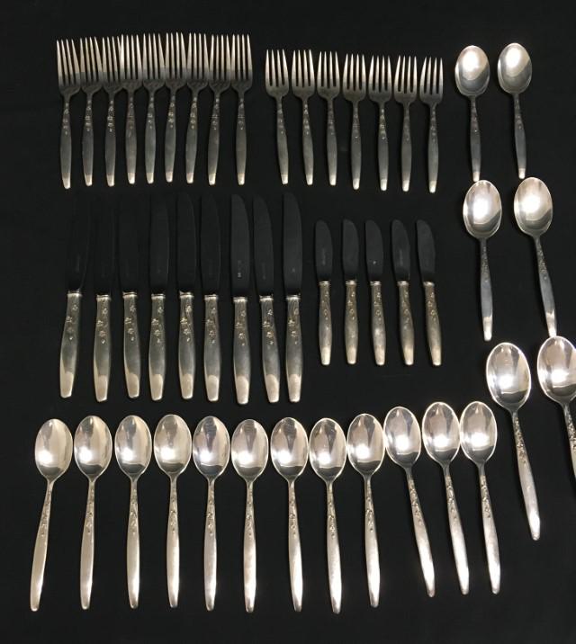 LUNT STERLING SILVER FLATWARE SERVICE SUMMER SONG (1 of 16)