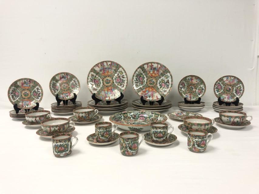ASSORTED CHINESE ROSE MEDALLION PORCELAIN: 50 PCS (1 of 20)