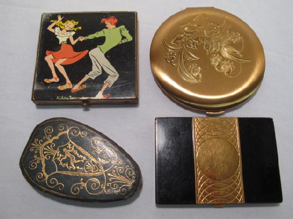 FOUR ASSORTED VINTAGE LADIES POWDER COMPACTS: Lot of four assorted vintage ladies compacts. Includes Karess Woodworth, REX Fifth Avenue, Zell Fifth Avenue, Dorothy Gray. The REX and Karess compacts show the most signs of wear, but otherwise they 
