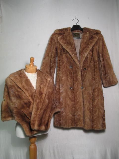 VINTAGE NATURAL LADIES MINK COAT AND SHAWL 2 PCS: Vintage natural ladies mink coat and shawl, 2 pieces. Double breasted, shawl collar, mink belt, coat made by Keene furs. Neck to bottom 28 inches. Sleeve 21 inches, chest 36 inches. Sold together with