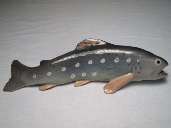 BING AND GRONDAHL PORCELAIN FISH: Bing and Grondahl porcelain painted and glazed fish. Stamped "Made in Denmark", "B&G", and 1803" on the bottom. Good condition. Measures 2.25" tall x 9" wide x 2.25" deep. Shipping weight 1/2 lbs.