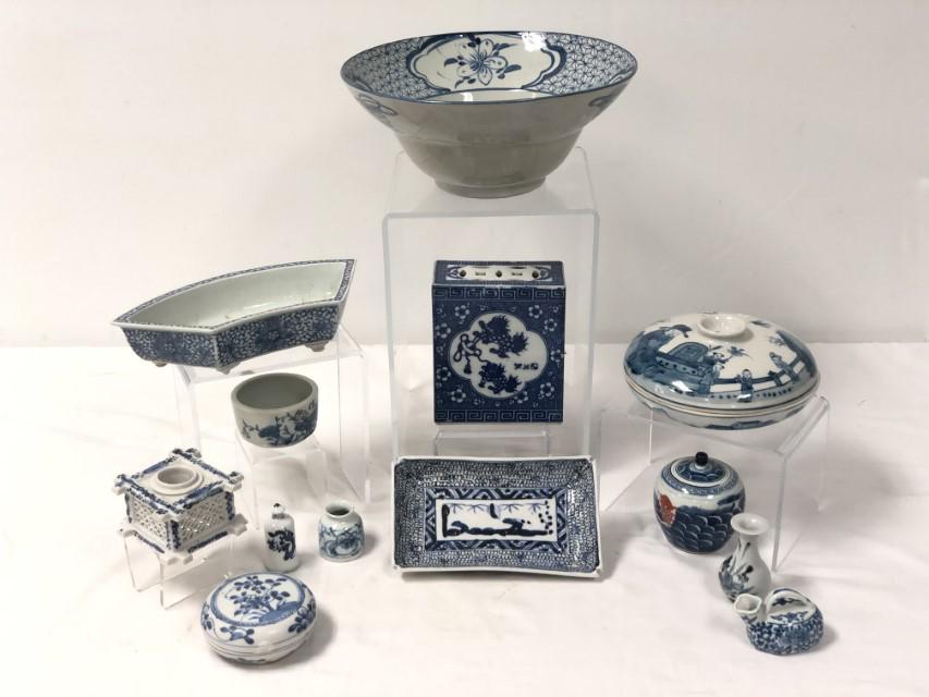 LARGE LOT CHINESE & JAPANESE PORCELAIN WARE (1 of 20)