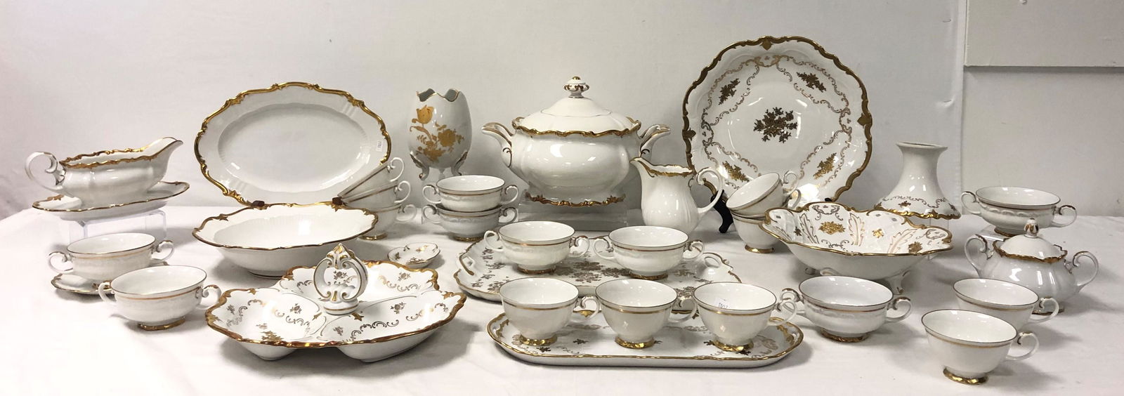 REICHENBACH PORCELAIN, 34 ASSORTED PIECES (1 of 20)