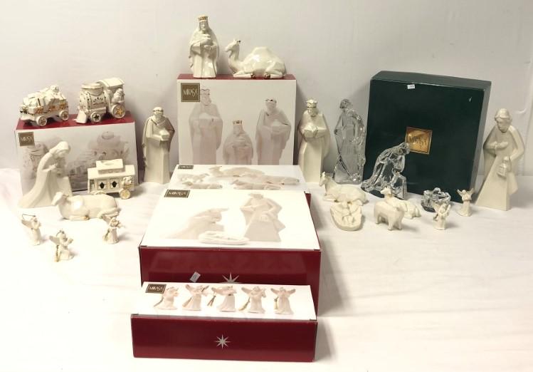 MIKASA CHRISTMAS DECORATION GROUP, 22 PIECES (1 of 19)