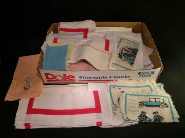 GROUP VINTAGE LINENS SCARVES NAPKINS TABLECLOTHS ET - 2