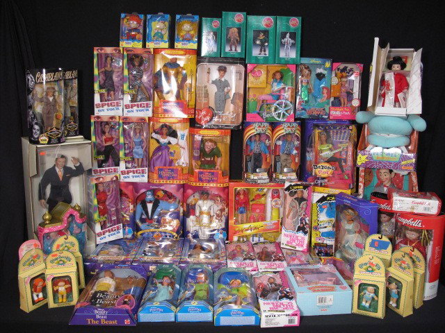 COLLECTORS DOLLS NEW KIDS PETER PAN SPICE GIRLS: Large lot of assorted collector's dolls. All in original boxes. Most unopened. None played with. Includes dolls such as Frank Sinatra porcelain doll, Spice girl set, Pee Wee Herman, Baywatch, Peter Pa