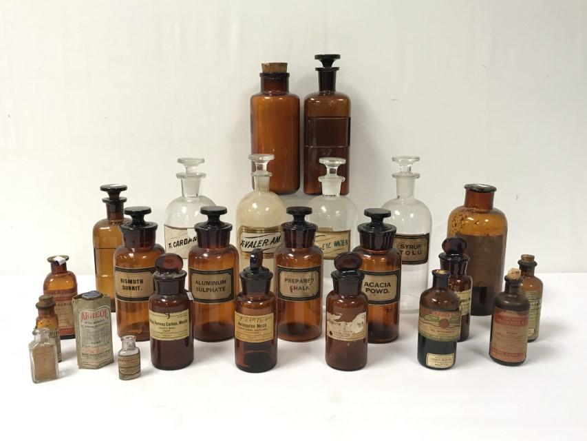 24 ASSORTED ANTIQUE GLASS APOTHECARY BOTTLES (1 of 12)