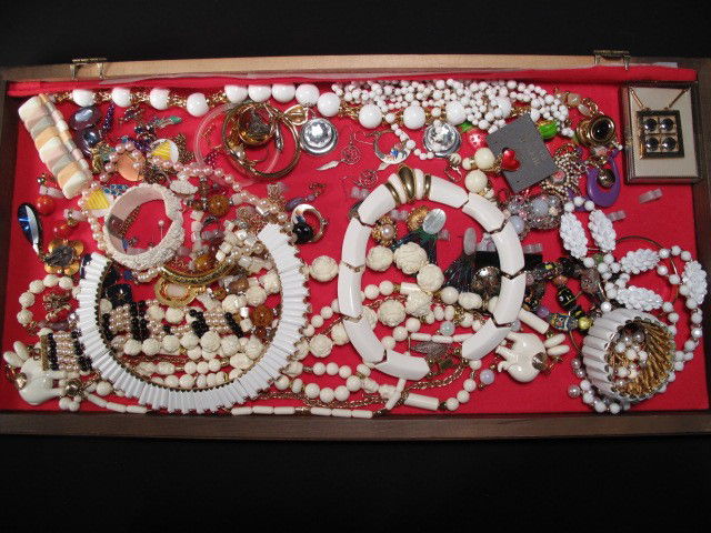 LOT ASSORTED LADIES COSTUME JEWELRY NAPIER ETC: Lot of assorted ladies costume jewelry. Includes brands such as Napier, Monet, etc. Necklaces, earrings, bracelets, rings, pins, and more. Gold toned, silver toned, Sterling, faux pearls, faux ivory,