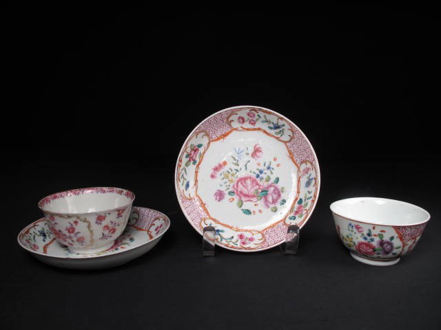 18TH C CHINESE EXPORT CUPS / SAUCERS 4pc: Enamel decorated 18th century Chinese export cups and saucers. Two matching saucers and two floral enameled cups. Each cup measures 3" and the saucers are 4.25". Weight 1/2lbs. Condition: two minor ri