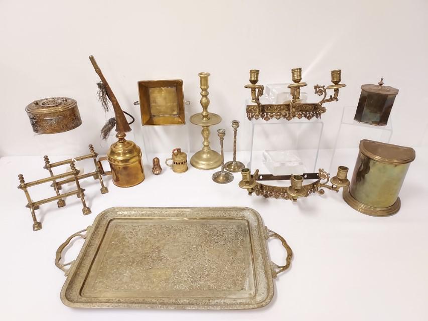 ASSORTED ANTIQUE & VINTAGE BRASSWARE: 15 PCS (1 of 11)