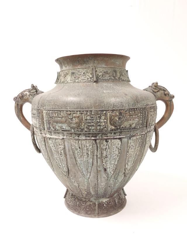 ANTIQUE CHINESE ARCHAIC MING STYLE BRONZE URN (1 of 13)