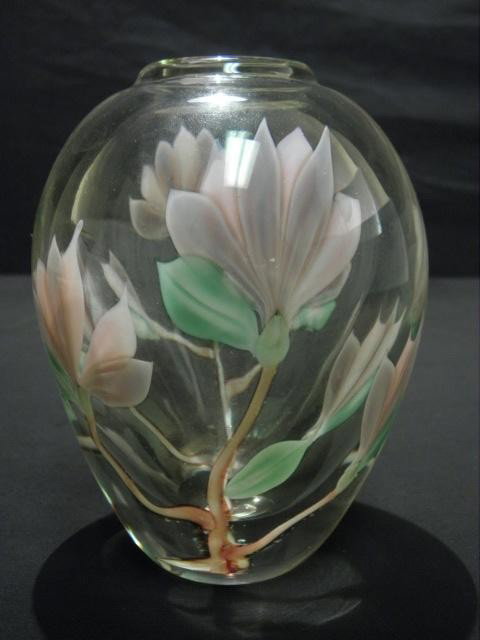ORIENT & FLUME FLORAL PAPERWEIGHT GLASS VASE: Orient & Flume floral paperweight glass vase. Pink flower pattern with clear background. Signed on base "Orient & Flume" with illegible signature & numbers. Condition: good, minor shelf wear as expect