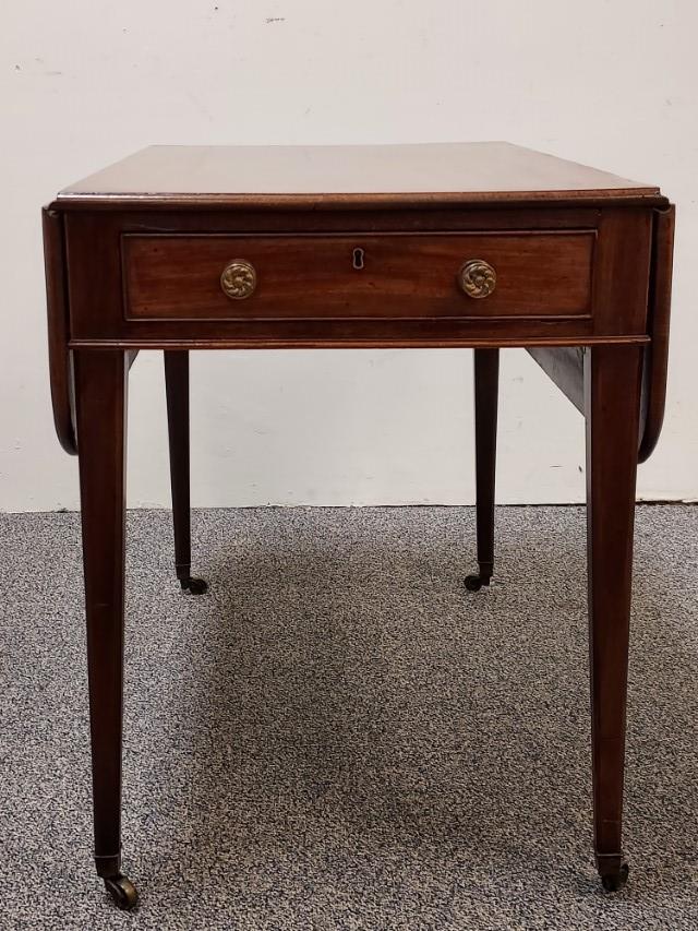 ANTIQUE REGENCY STYLE WALNUT DROP LEAF SIDE TABLE (1 of 20)