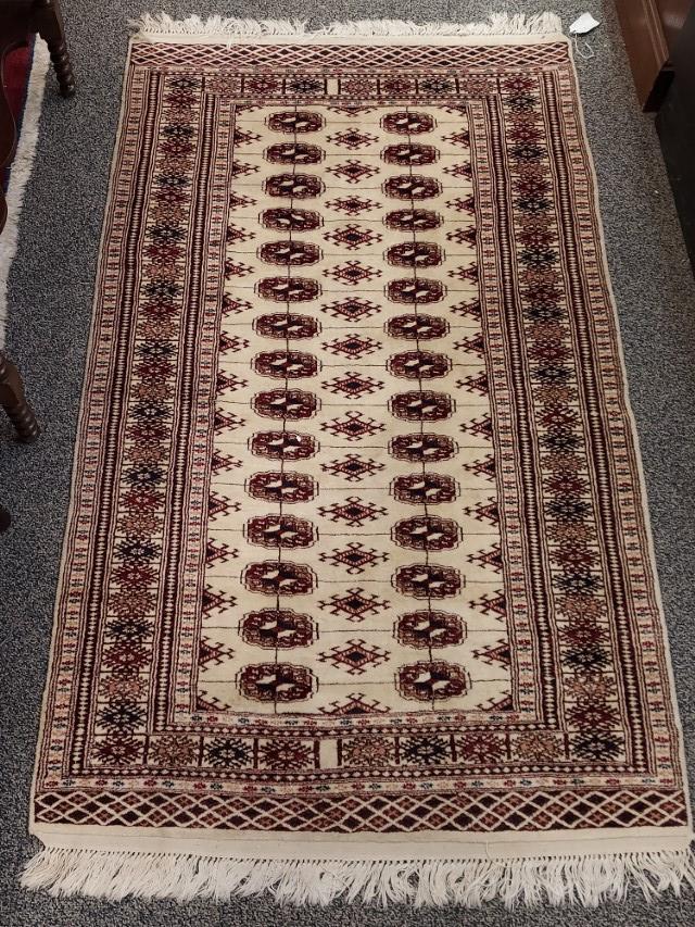 SMALL PAK-PERSIAN BOKHARA RUG 3' X 5'2" (1 of 9)
