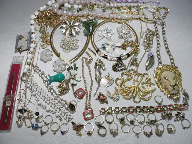 COSTUME JEWELRY: CORO MONET TRIFARI AVON AND MORE: Tray lot of costume jewelry including Coro, Monet, Trifari, Avon, Celebrity N.Y, Echo. Necklaces, bracelets, earrings, rings and brooches. Weight approx. 2 lbs 1 oz
