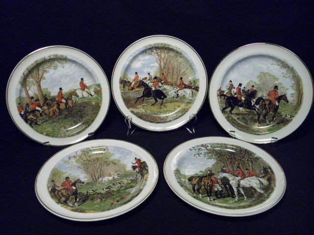 SIX ENGLISH FOX HUNT SCENE PLATES BY WOOD & SONS: Six English fox hunt scene plates made by Wood & Sons. Signed "J.F. Herring sen". Marked on base "The Crown Suppliers, 1991 Wood & Sons, Royal Crownford Staffordshire England". Condition: minor wear t