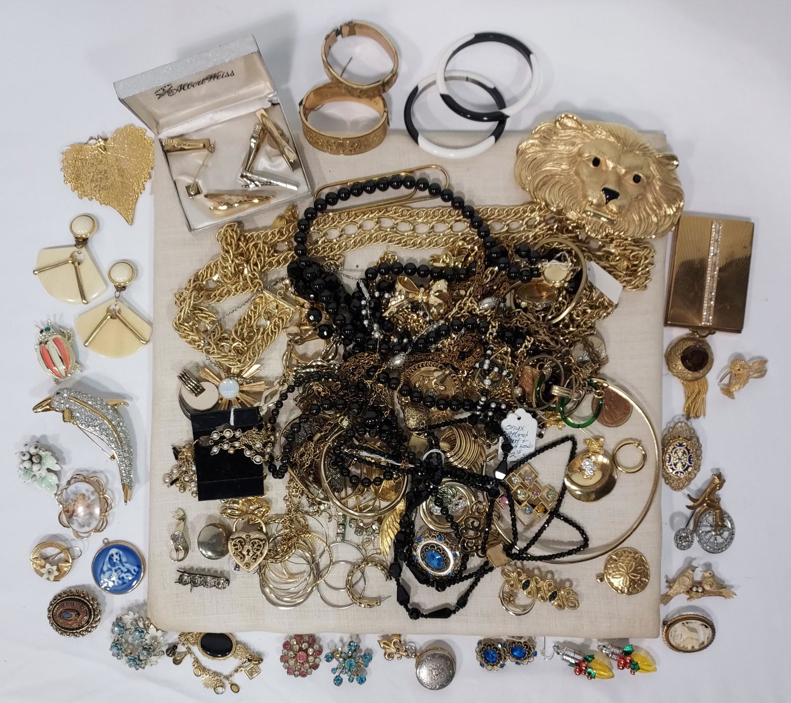 TRAY LOT ASSORTED LADIES COSTUME JEWELRY (1 of 17)