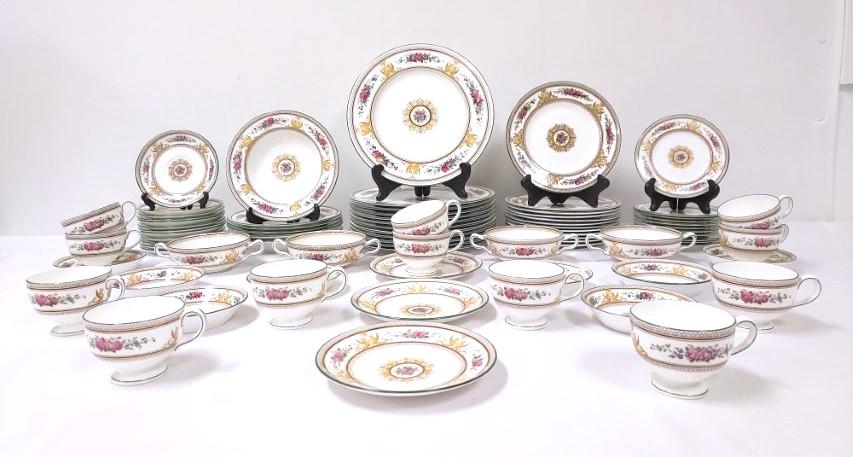 WEDGWOOD 'COLUMBIA' FINE CHINA SERVICE 63 PC (1 of 20)