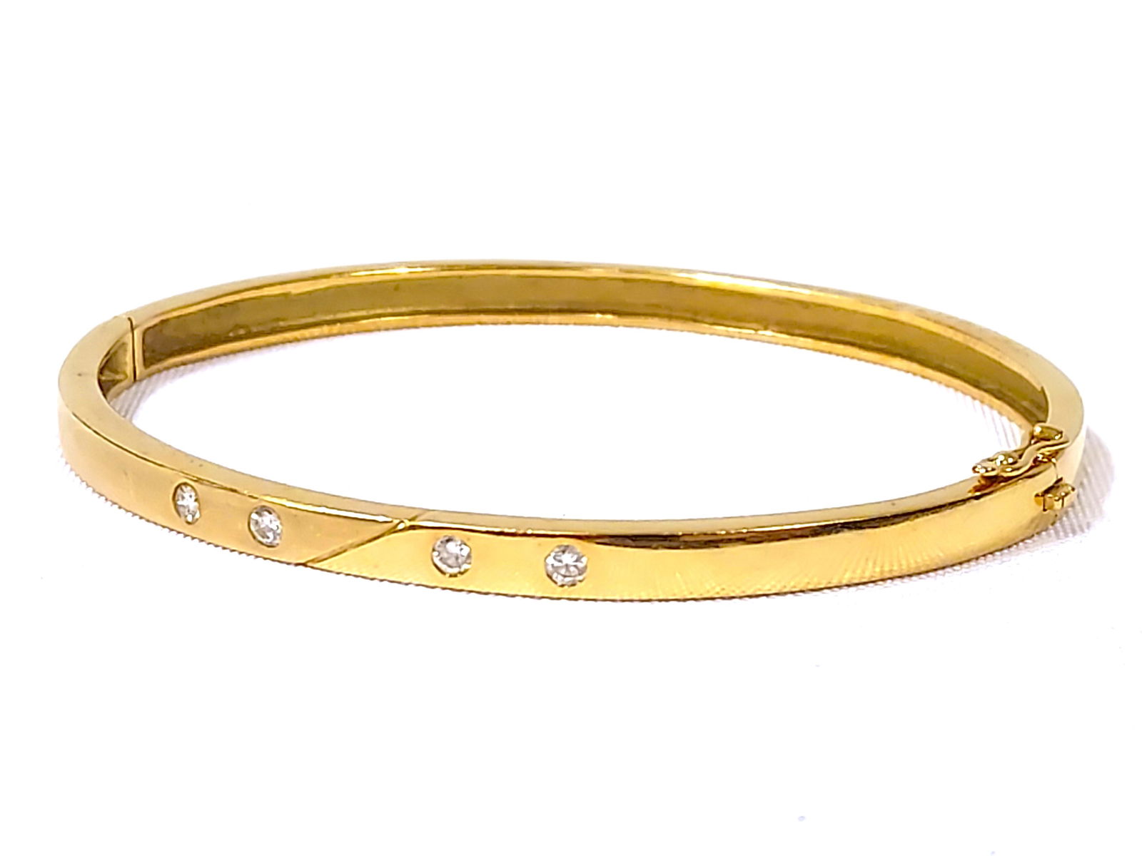 18KT YELLOW GOLD AND DIAMOND BANGLE BRACELET (15) (1 of 11)