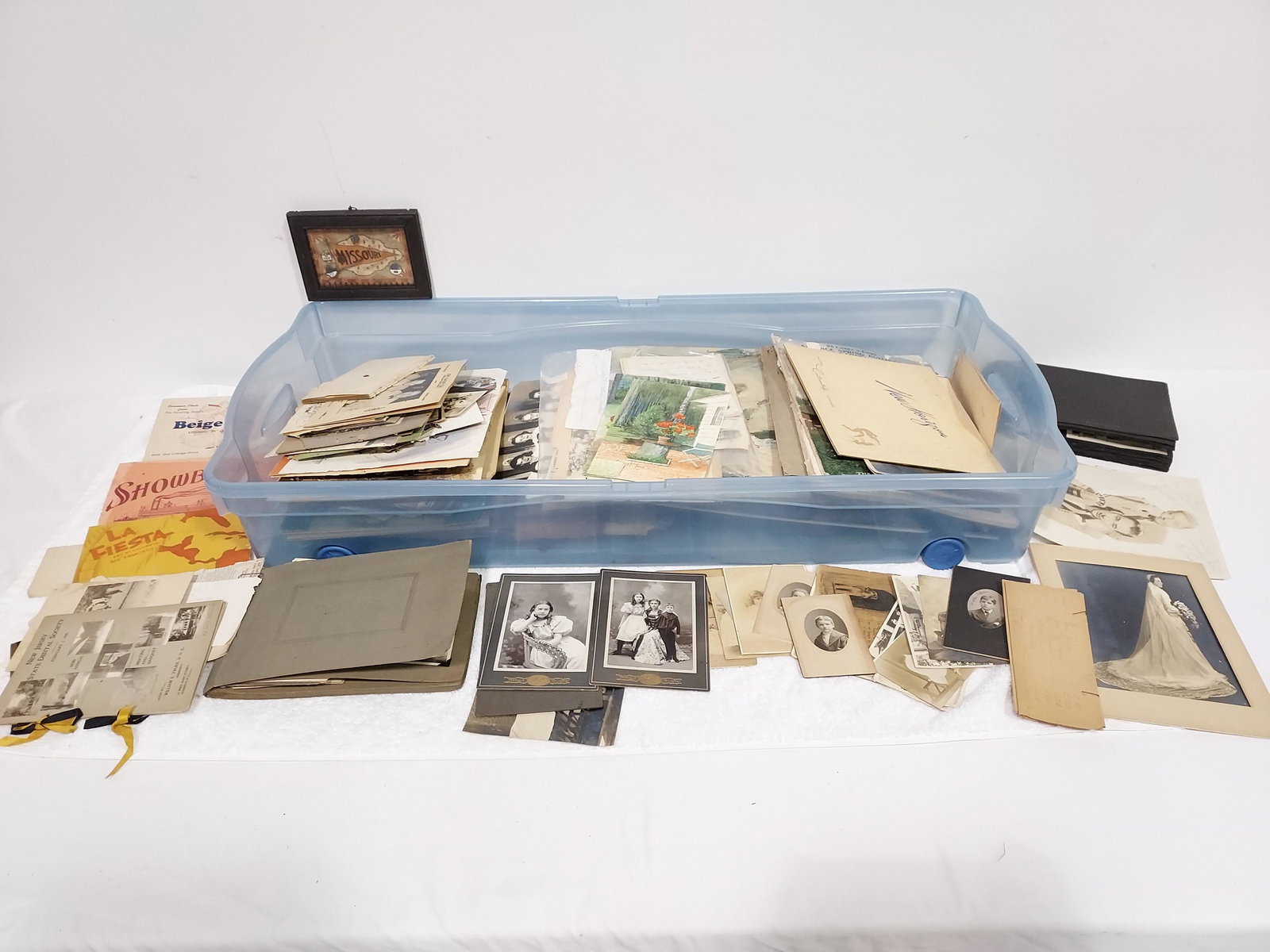 COLLECTION ASSORTED VINTAGE EPHEMERA, ARTWORK, ETC (1 of 14)