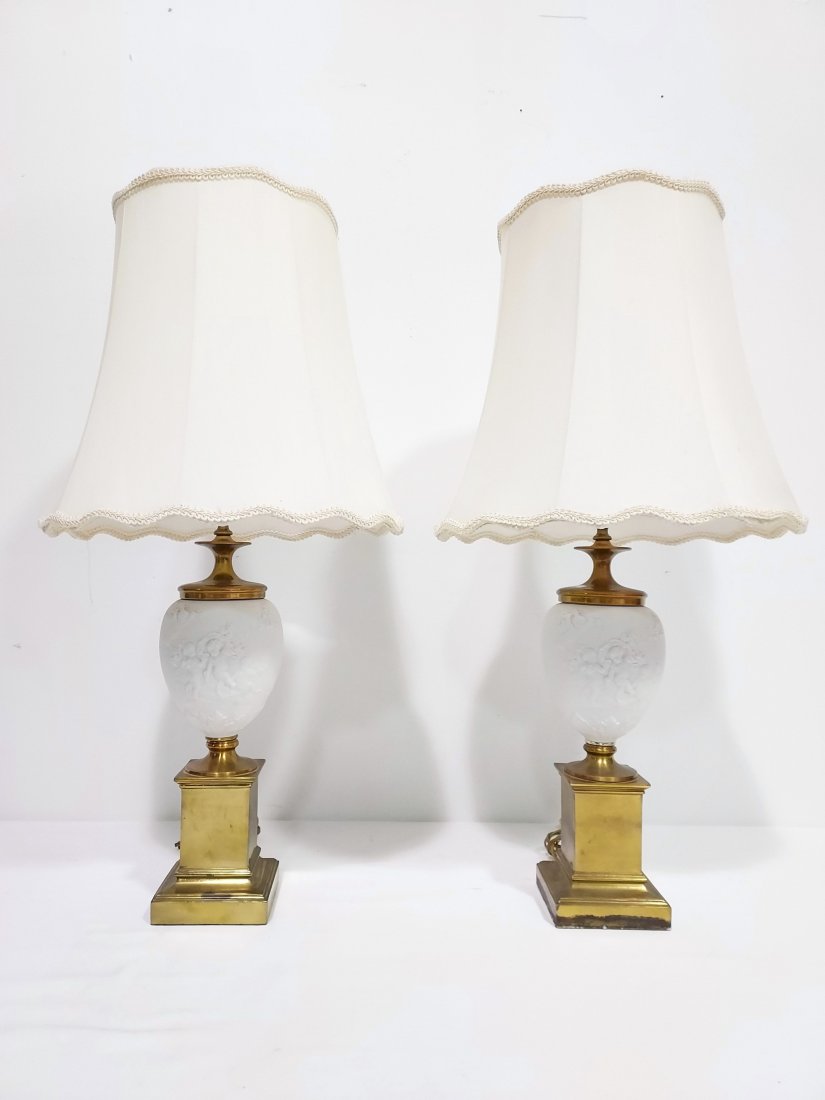 PAIR VINTAGE ITALIAN BISQUE PORCELAIN & BRASS LAMP (1 of 20)